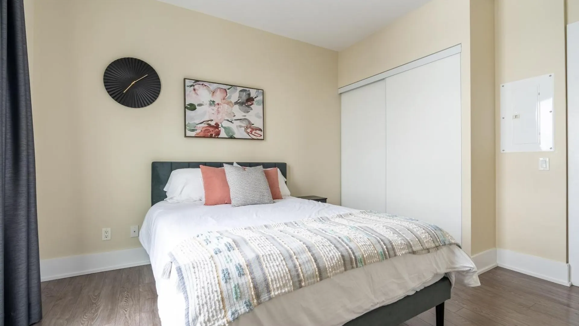 Globalstay Modern Downtown Apartment تورونتو