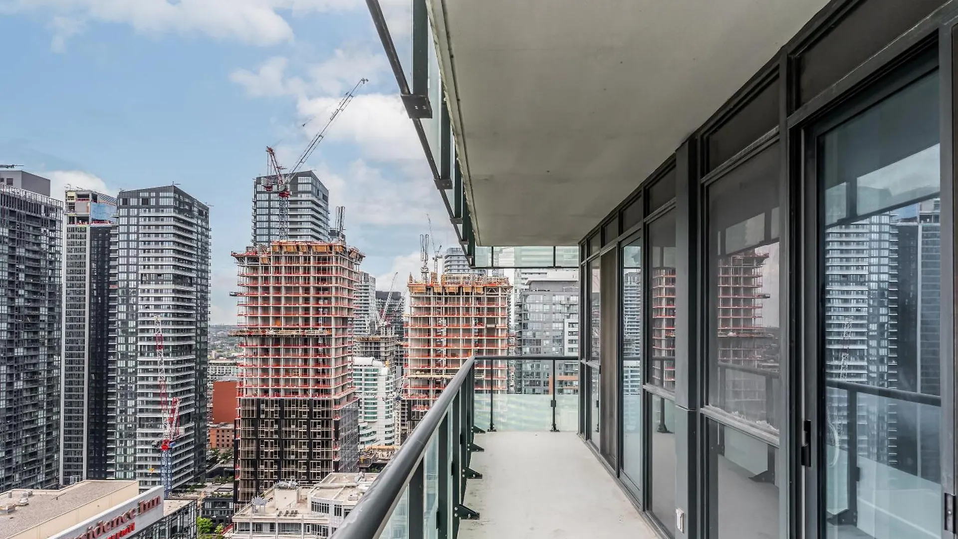 Globalstay Modern Downtown Apartment تورونتو 0*,