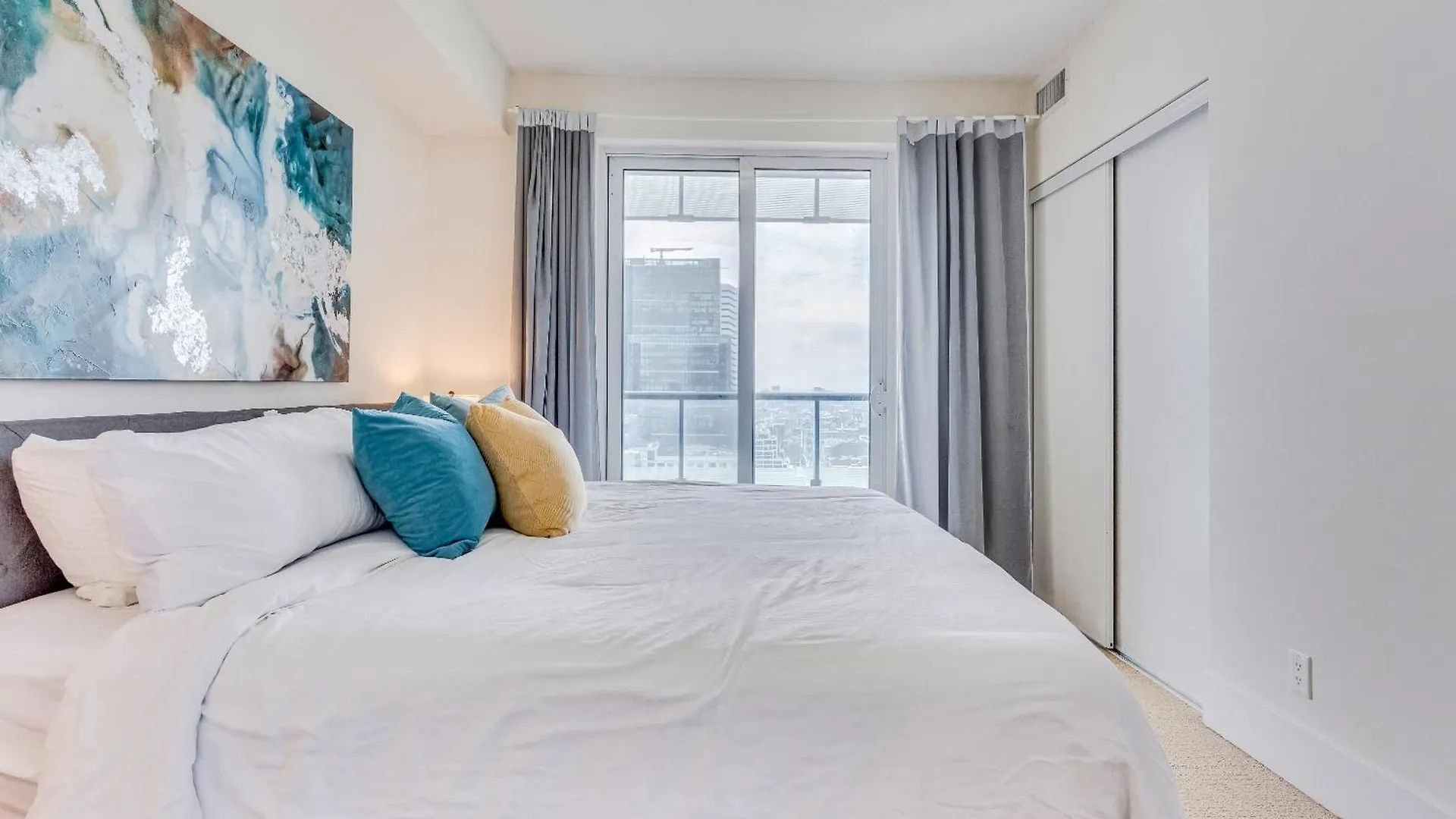Globalstay Modern Downtown Apartment تورونتو