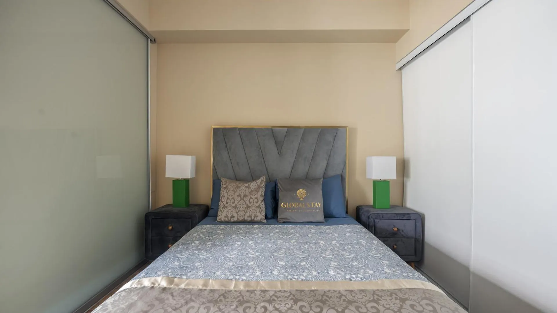 Globalstay Modern Downtown Apartment تورونتو