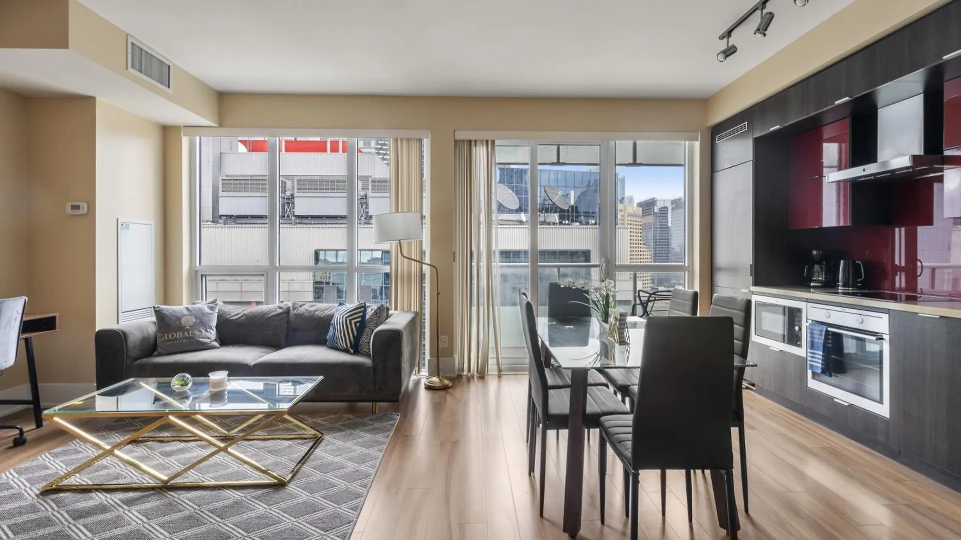 Globalstay Modern Downtown Apartment تورونتو 0*,