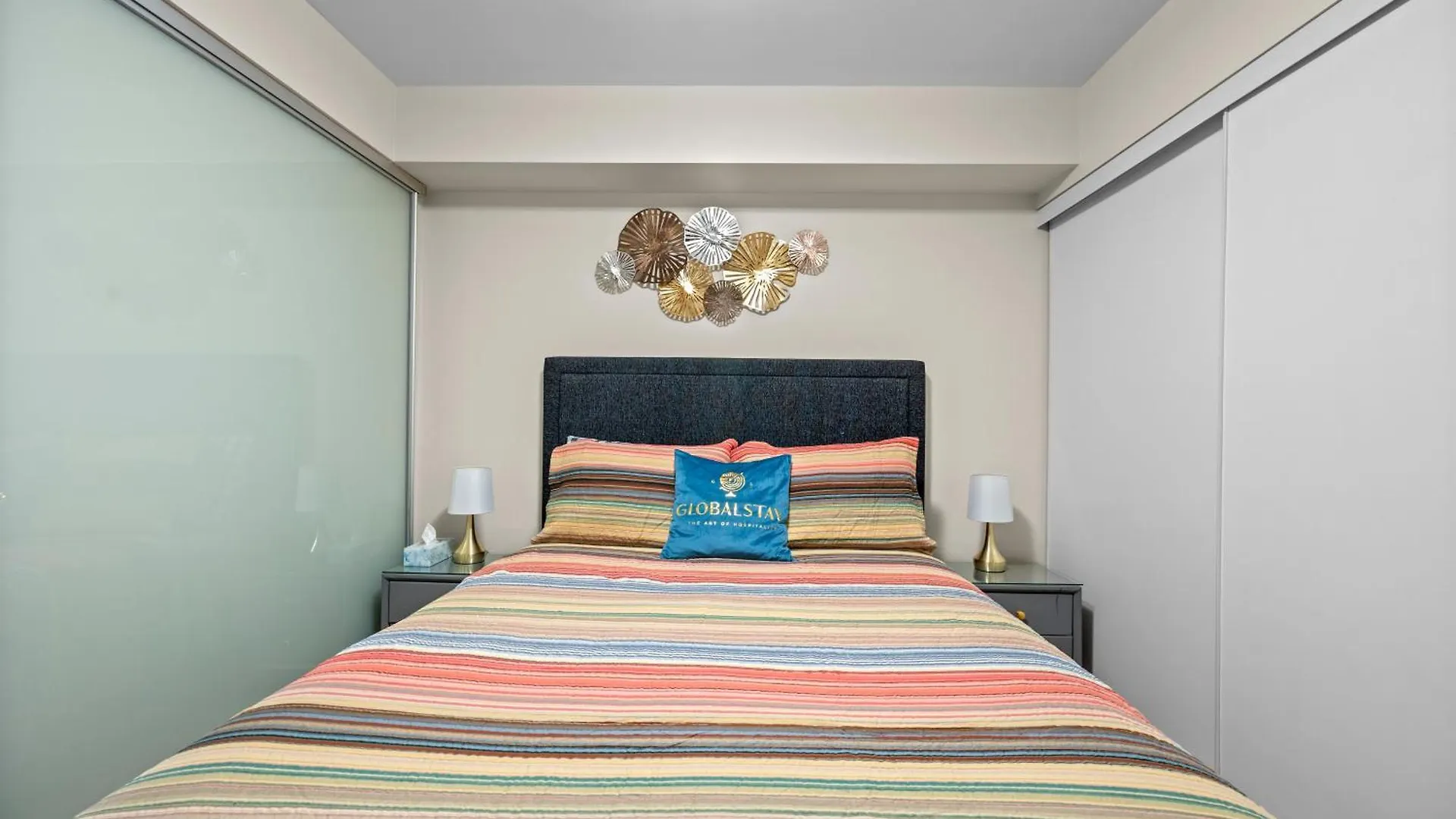 Globalstay Modern Downtown Apartment تورونتو